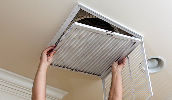 Expert cleaning air duct